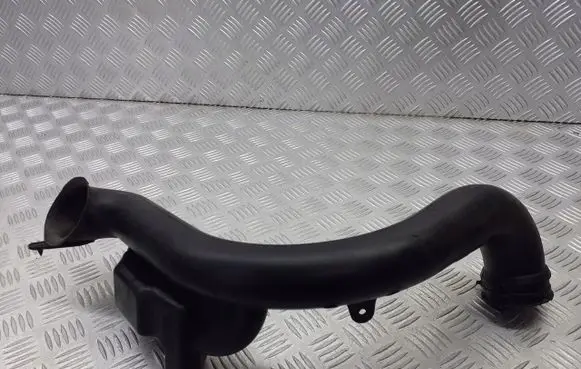 Nissan Note (E11) Air intake hose/pipe 3981027959