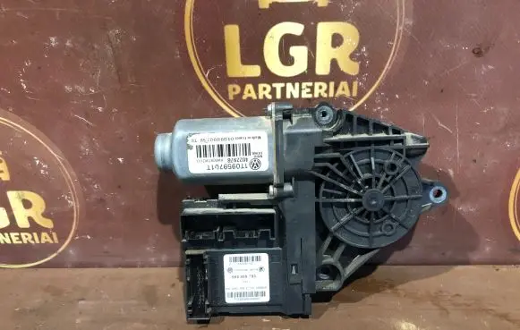 Volkswagen Caddy Front door window regulator motor 5K0959793