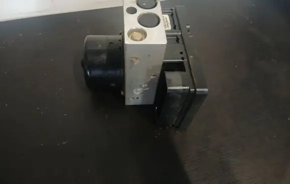 Volvo XC90 ABS Pump 30643982 5WK84034 10092504053
