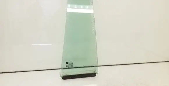 Opel Zafira B Rear vent window glass 