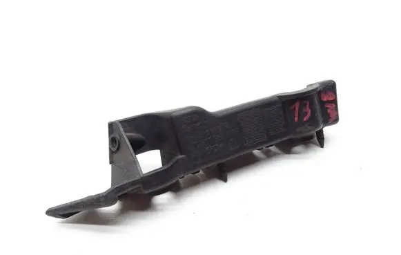Front bumper mounting bracket