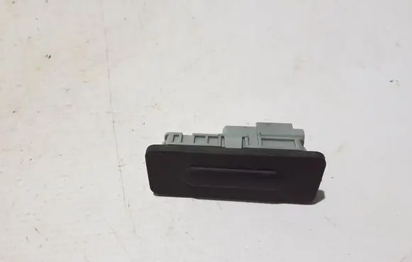 Tailgate opening switch