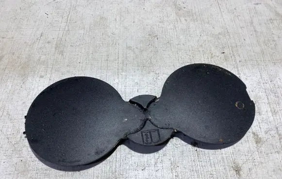 Cup holder front