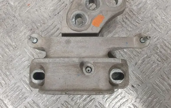 Ford Ecosport Gearbox mounting bracket H1BG7M121AC