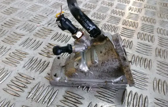 Volkswagen Golf VII other engine part 04L128637B