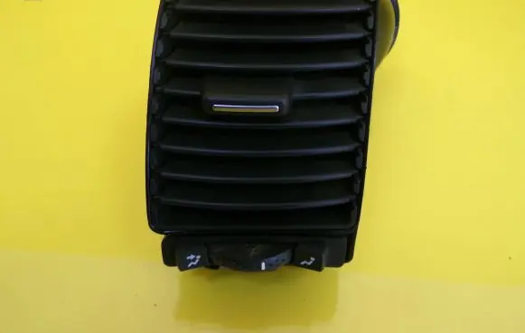 Renault Laguna II Dashboard side air vent grill/cover trim A1068600