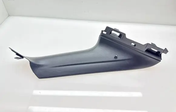 (D)pillar trim (top)