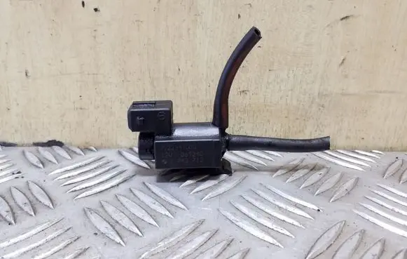 BMW X3 E83 Vacuum valve 72234100 1742712