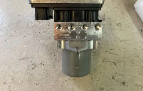 Mercedes-Benz GLC C253 Master brake cylinder