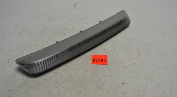 Toyota Avensis T270 Third/center stoplight 8157005110