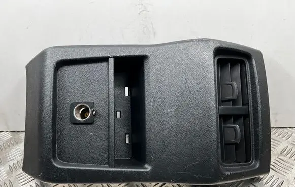 Rear air vent grill