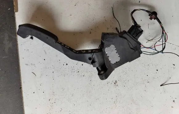 Toyota Yaris Accelerator throttle pedal 781100D010