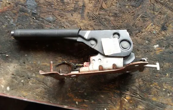 Peugeot 207 CC Handbrake/parking brake lever assembly 9683407680