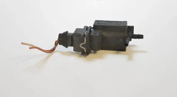 BMW 3 E90 E91 Turbo solenoid valve 70231800