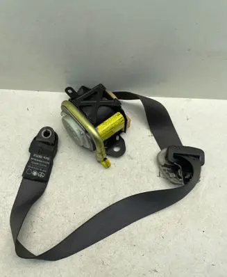 Toyota Corolla E120 E130 Front seatbelt 7321002120 150702 E11040857