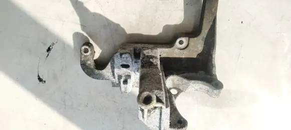 Ford C-MAX II Engine mounting bracket av6q98470bb av6q-98470-bb