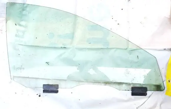 Peugeot 607 Front door window glass four-door