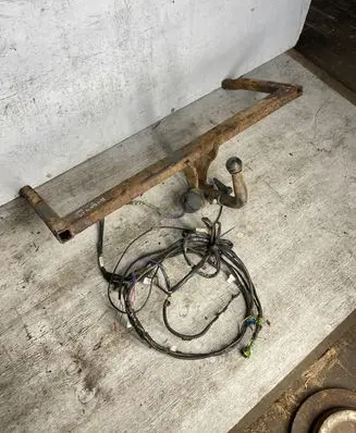 Toyota Avensis T250 Tow bar set 031574