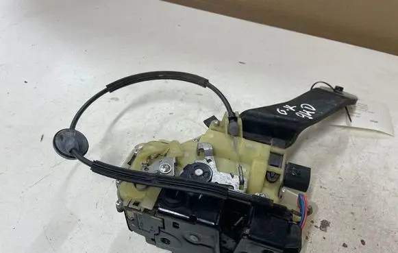 Skoda Superb B5 (3U) Rear door lock 3U5839 991669