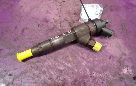 Fuel injector