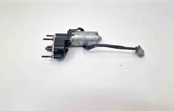 Mercedes-Benz SL R230 Seat adjustment motor 2158200542 A2158200542
