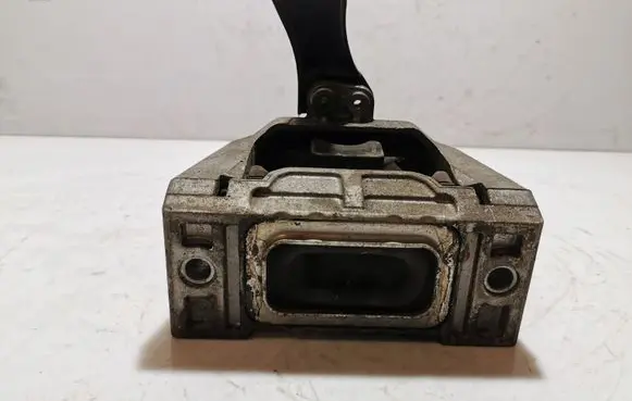Volkswagen Golf IV Engine mount bracket 1J0199262