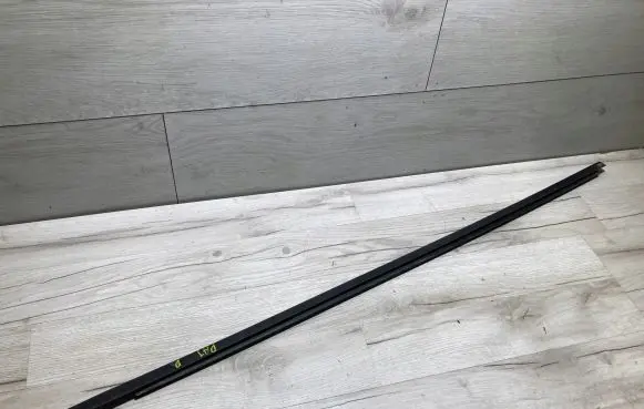 Mitsubishi Pajero Front door trim (molding) 7400a558