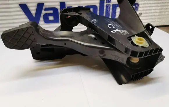 Volkswagen PASSAT B8 Brake pedal 6Q1721058BJ 04122014
