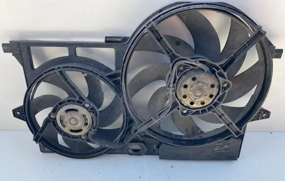 Peugeot 806 Radiator cooling fan shroud 8240141