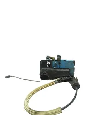 Volvo V70 Front door lock (next to the handle) 