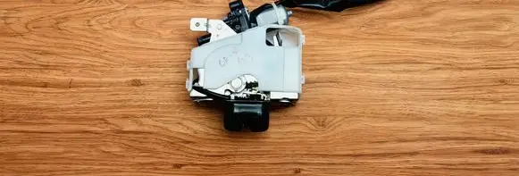 Honda CR-V Tailgate/trunk/boot lock/catch/latch D7661372C 1638000120