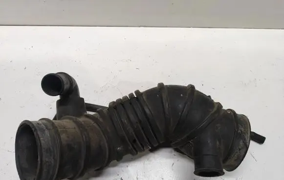 Volvo S40, V40 Air intake hose/pipe MR312759