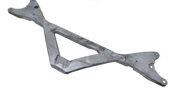 Engine mounting bracket