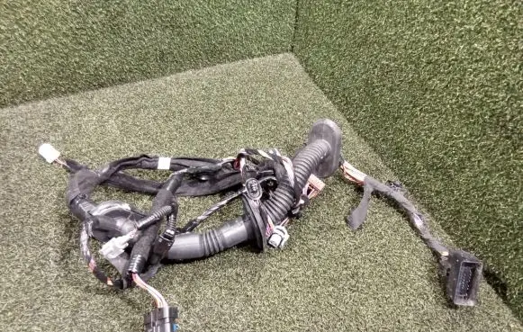 Renault Master III Front door wiring loom 8200778254
