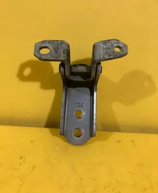 Opel Agila A Front door lower hinge RZ4R3P4K3