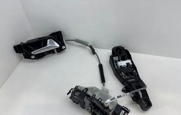Opel Mokka X Rear door lock PSA444537 9688834080 98201552