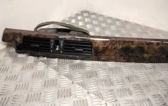 BMW 5 E60 E61 Dash center air vent grill 05114002 1231013 D1ZB90250