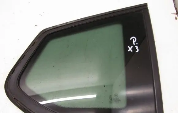 BMW X3 F25 Rear side window 7205646