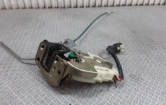 KIA Sorento Front door lock
