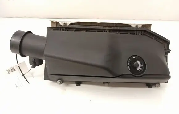 Mercedes-Benz C W203 Air filter box A6110902301 A6110901601