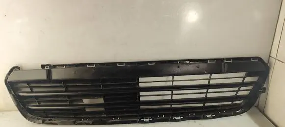 Peugeot 108 Front bumper lower grill 531120H120