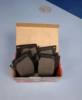 Toyota Land Cruiser (J100) Brake pads (front) 0446560340 0446560120 04465YZZCM