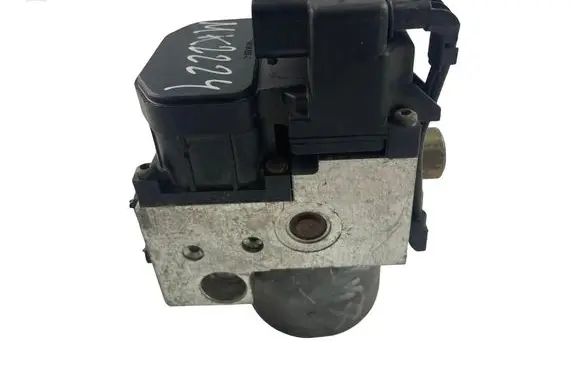 Volkswagen PASSAT B5 ABS Pump 0130108046