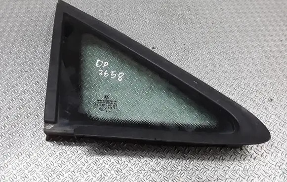 Volkswagen Caddy Front triangle window/glass 