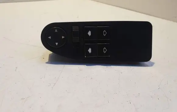 BMW 5 E39 Electric window control switch 8368988