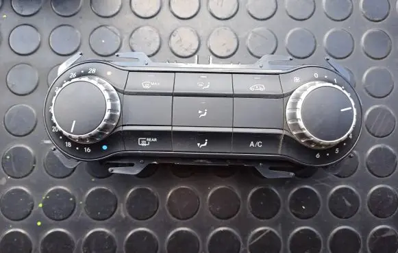 Mercedes-Benz CLA C117 X117 W117 Climate control unit A2469008215 5HB01044508 A2469010705