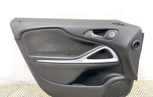 Opel Zafira C Front door card panel trim