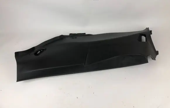 Maserati Levante (D) pillar trim (bottom) 670040380 30823 M31096