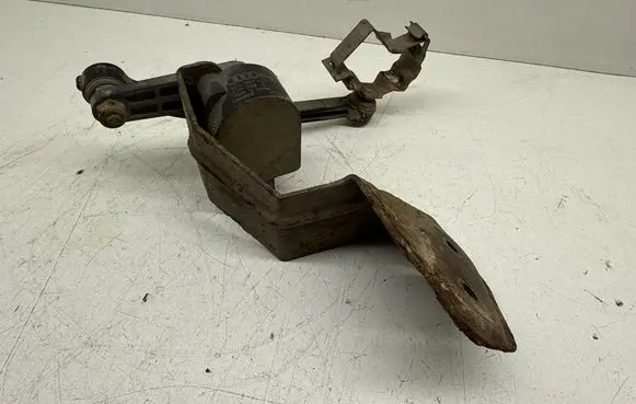 Headlight/headlamp level sensor
