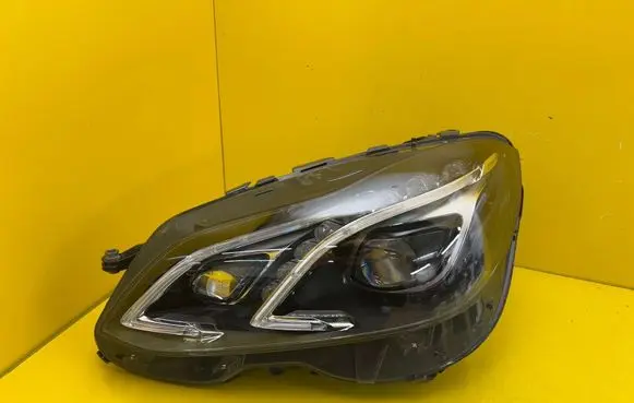 Mercedes-Benz E W212 Headlight/headlamp A2128202339